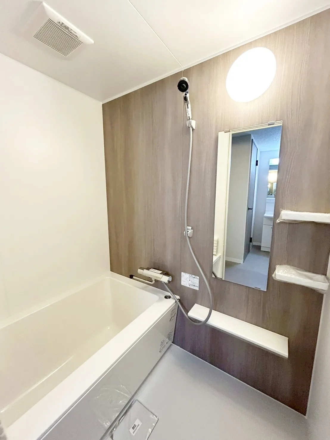 【浴室】一日の疲れをのんびり癒せるくつろぎのバスルーム。