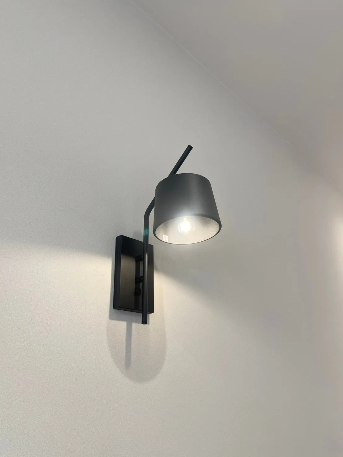 お気に入りの照明を使用することで気分が上がります。